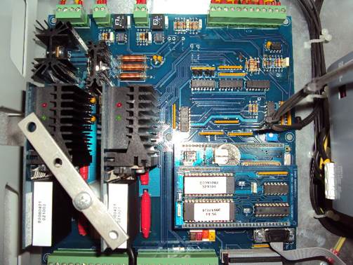 Máquinas 100% computorizadas e semi-automáticas de 1 ou 2 pistolas por máquina e com capacidade de soldagem de Ø3mm a Ø50mm